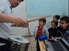 Infantil IA visita a sala de música