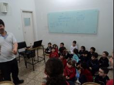 Infantil IA visita a sala de música