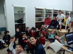 Infantil IA visita a sala de música