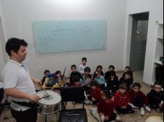 Infantil IA visita a sala de música