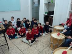 Infantil IA visita a sala de música