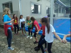 4º ano C aprende e planta no Espaço Verde