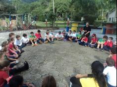 4º ano C aprende e planta no Espaço Verde