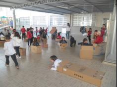 Grupo Oceano e Planeta brincando e aprendendo com caixas