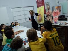 Terceiros anos visitam o laboratório de biologia