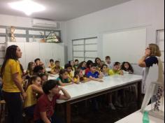 Terceiros anos visitam o laboratório de biologia