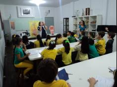 Terceiros anos visitam o laboratório de biologia