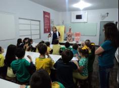 Terceiros anos visitam o laboratório de biologia