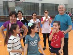 Aula de Educação Física com os avós nos segundos anos