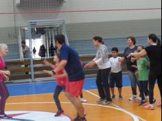 Aula de Educação Física com os avós nos segundos anos