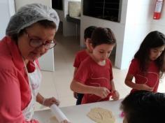 2º ano C recebe a vovó Rosa