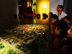 1ºs anos vistam o museu histórico de Itajaí