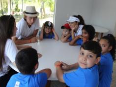 Grupo Mentes Iluminadas aprende e se diverte no espaço verde