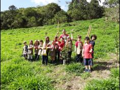 Alunos do período integral  aprendendo muito no Espaço Verde!