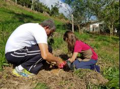 Alunos do período integral  aprendendo muito no Espaço Verde!