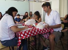 Dia de entregar materiais e conhecer a nova professora!