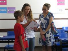 Dia de entregar materiais e conhecer a nova professora!