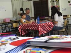 Dia de entregar materiais e conhecer a nova professora!