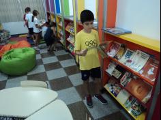 Terceiros anos visitam a biblioteca