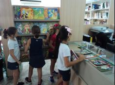 Terceiros anos visitam a biblioteca