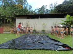 Brincadeiras com água no Espaço Verde