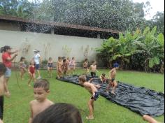 Brincadeiras com água no Espaço Verde