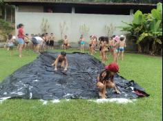 Brincadeiras com água no Espaço Verde