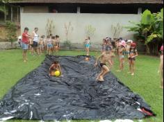 Brincadeiras com água no Espaço Verde