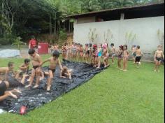 Brincadeiras com água no Espaço Verde