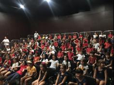 Segundos anos assistem teatro no SESC