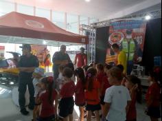 Educação Infantil e 1ºs anos visitam a vila da Regata Volvo Ocean Race