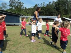 Grupo Folha, Mar e Peixes aprendendo e brincando no Espaço Verde