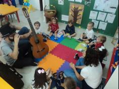 Uma tarde musical no Maternal!