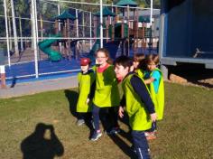 2º ano E e 3º ano E participam de aula de campo no Espaço verde com o LEAS