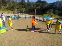 2º ano E e 3º ano E participam de aula de campo no Espaço verde com o LEAS