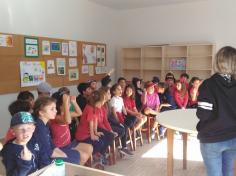 2º ano E e 3º ano E participam de aula de campo no Espaço verde com o LEAS