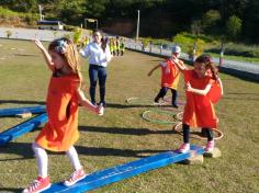 2º ano E e 3º ano E participam de aula de campo no Espaço verde com o LEAS