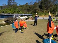 2º ano E e 3º ano E participam de aula de campo no Espaço verde com o LEAS