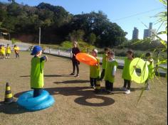 2º ano E e 3º ano E participam de aula de campo no Espaço verde com o LEAS