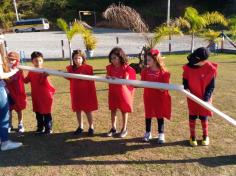 2º ano E e 3º ano E participam de aula de campo no Espaço verde com o LEAS