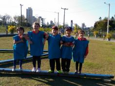 2º ano E e 3º ano E participam de aula de campo no Espaço verde com o LEAS