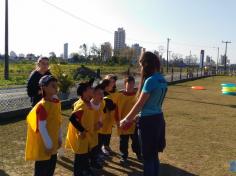 2º ano E e 3º ano E participam de aula de campo no Espaço verde com o LEAS