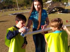 2º ano E e 3º ano E participam de aula de campo no Espaço verde com o LEAS