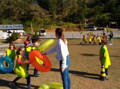 2º ano E e 3º ano E participam de aula de campo no Espaço verde com o LEAS