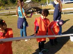 2º ano E e 3º ano E participam de aula de campo no Espaço verde com o LEAS