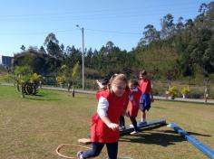 2º ano E e 3º ano E participam de aula de campo no Espaço verde com o LEAS