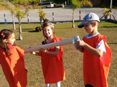 2º ano E e 3º ano E participam de aula de campo no Espaço verde com o LEAS