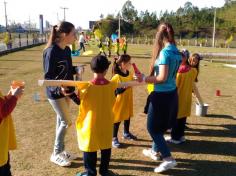 2º ano E e 3º ano E participam de aula de campo no Espaço verde com o LEAS