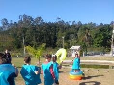 2º ano E e 3º ano E participam de aula de campo no Espaço verde com o LEAS