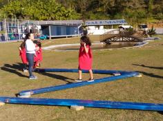 2º ano E e 3º ano E participam de aula de campo no Espaço verde com o LEAS